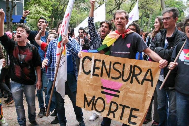 Uma economia aberta não combina com autoritarismo e descaso social