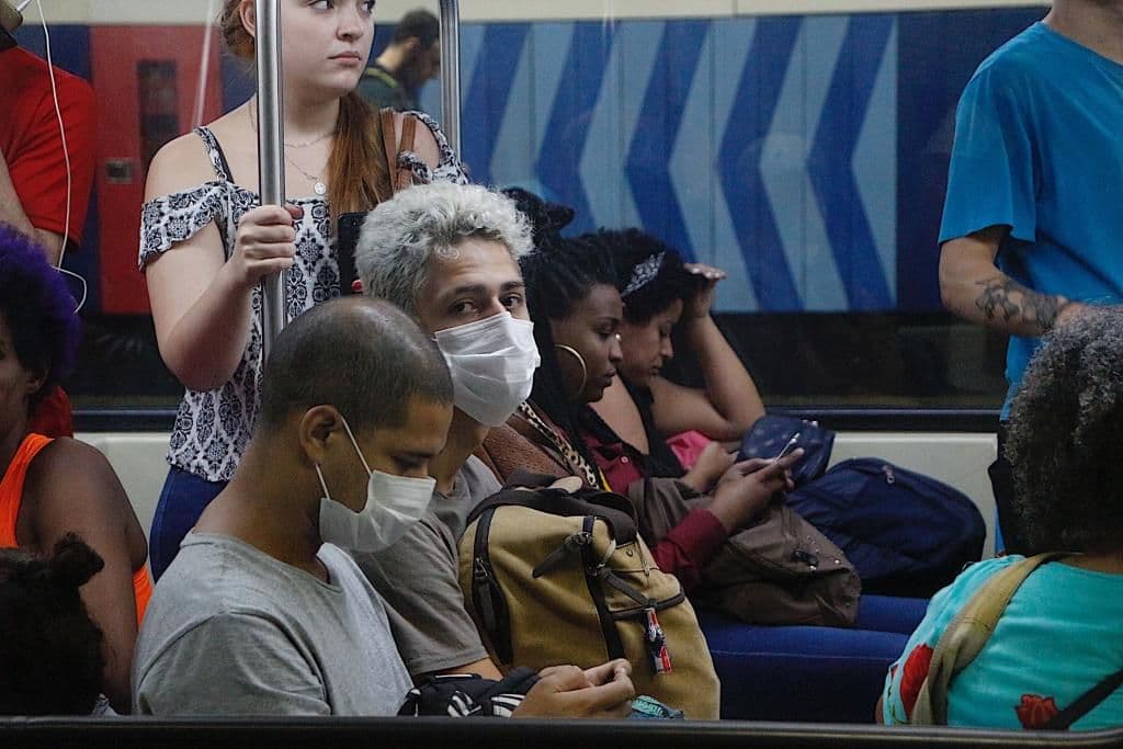 Sem adultos na sala