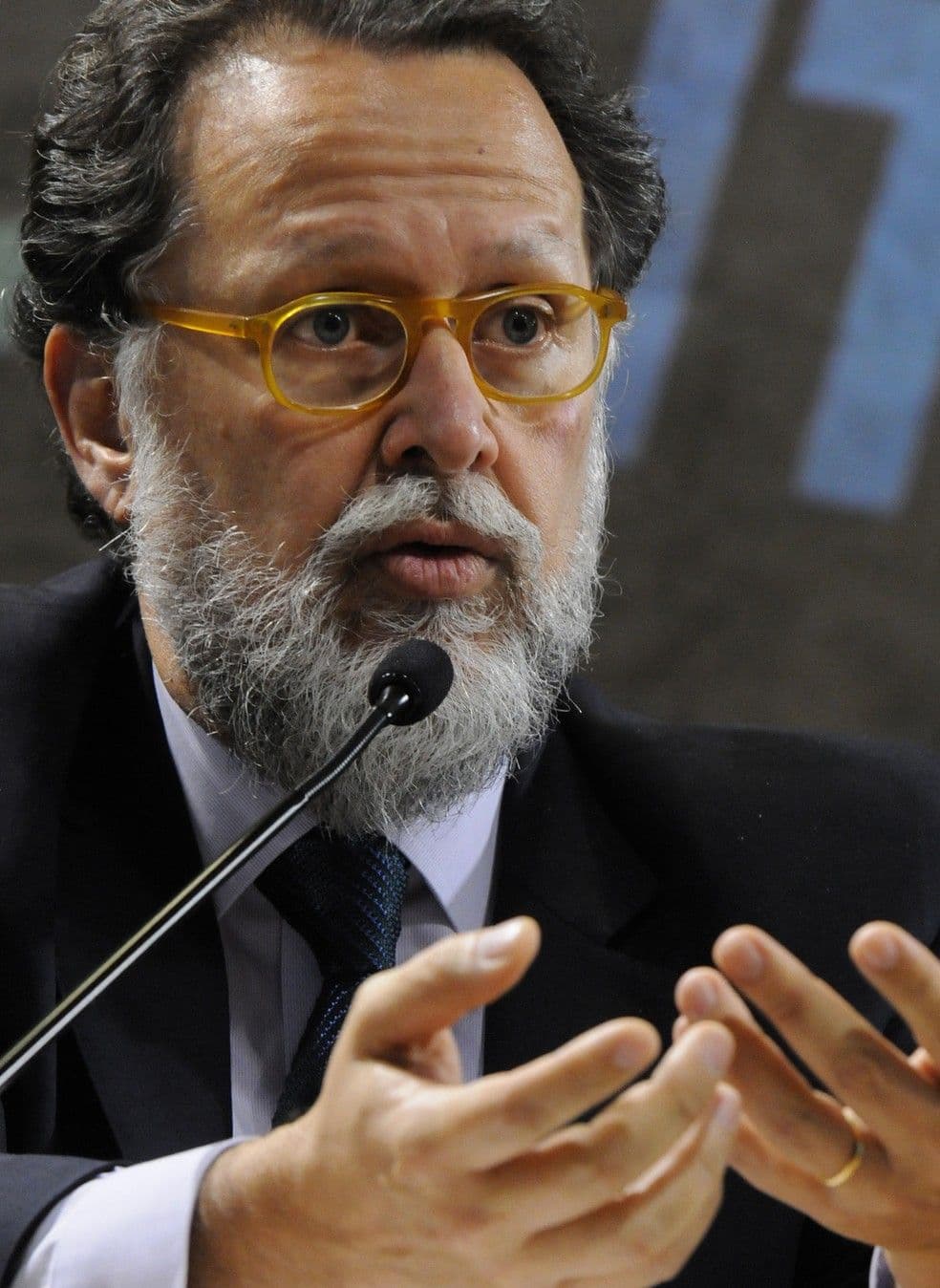Teto dá credibilidade à promessa de ajuste gradual, afirma Loyo